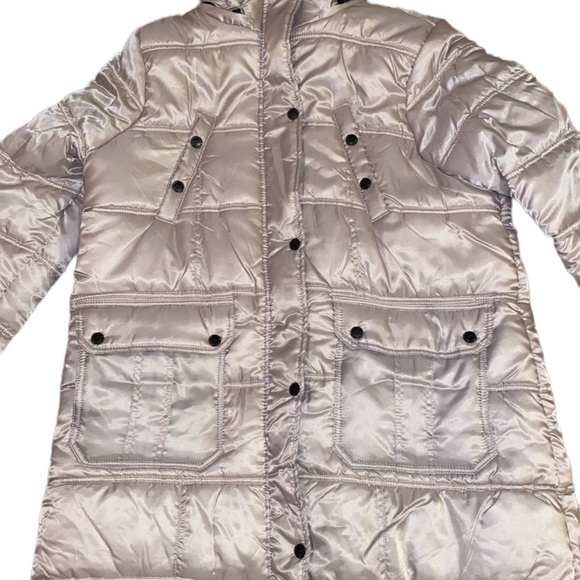 Urban Republic stone puffer coat. Detachable hood with faux fur. Size Medium - Picture 7 of 14